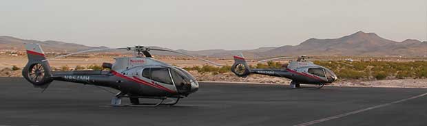 Elicotteri a terra a Las Vegas pronti per la partenza per il Grand Canyon.